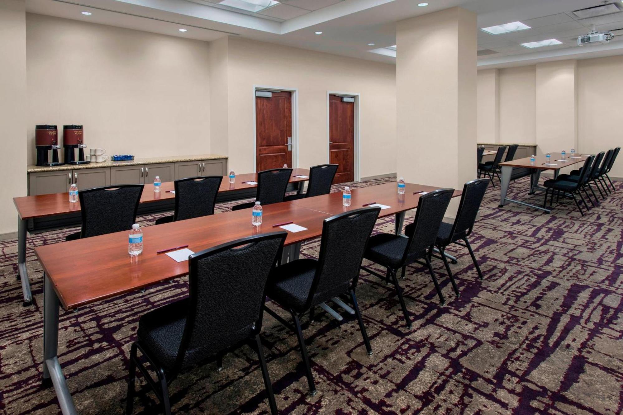Residence Inn Alexandria Old Town South At Carlyle Экстерьер фото