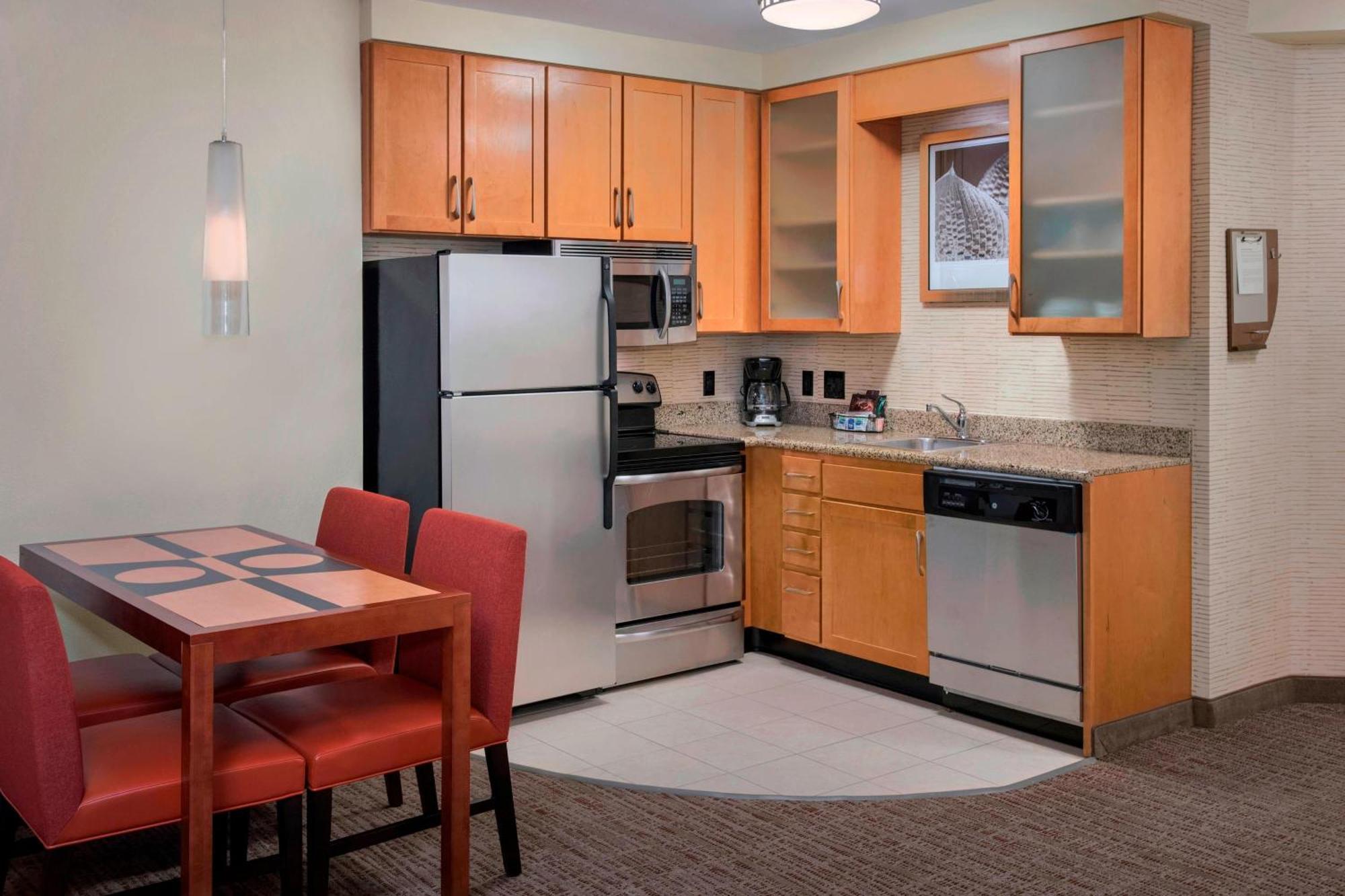 Residence Inn Alexandria Old Town South At Carlyle Экстерьер фото