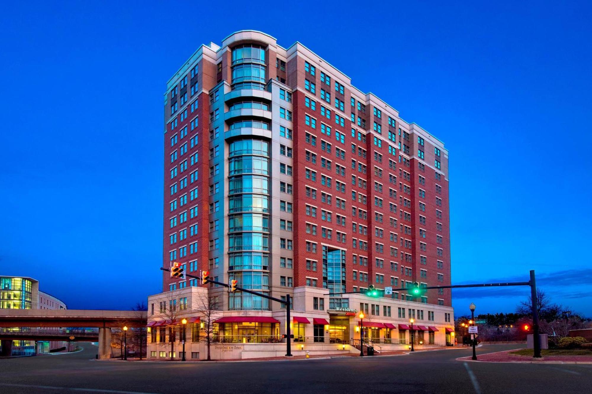 Residence Inn Alexandria Old Town South At Carlyle Экстерьер фото