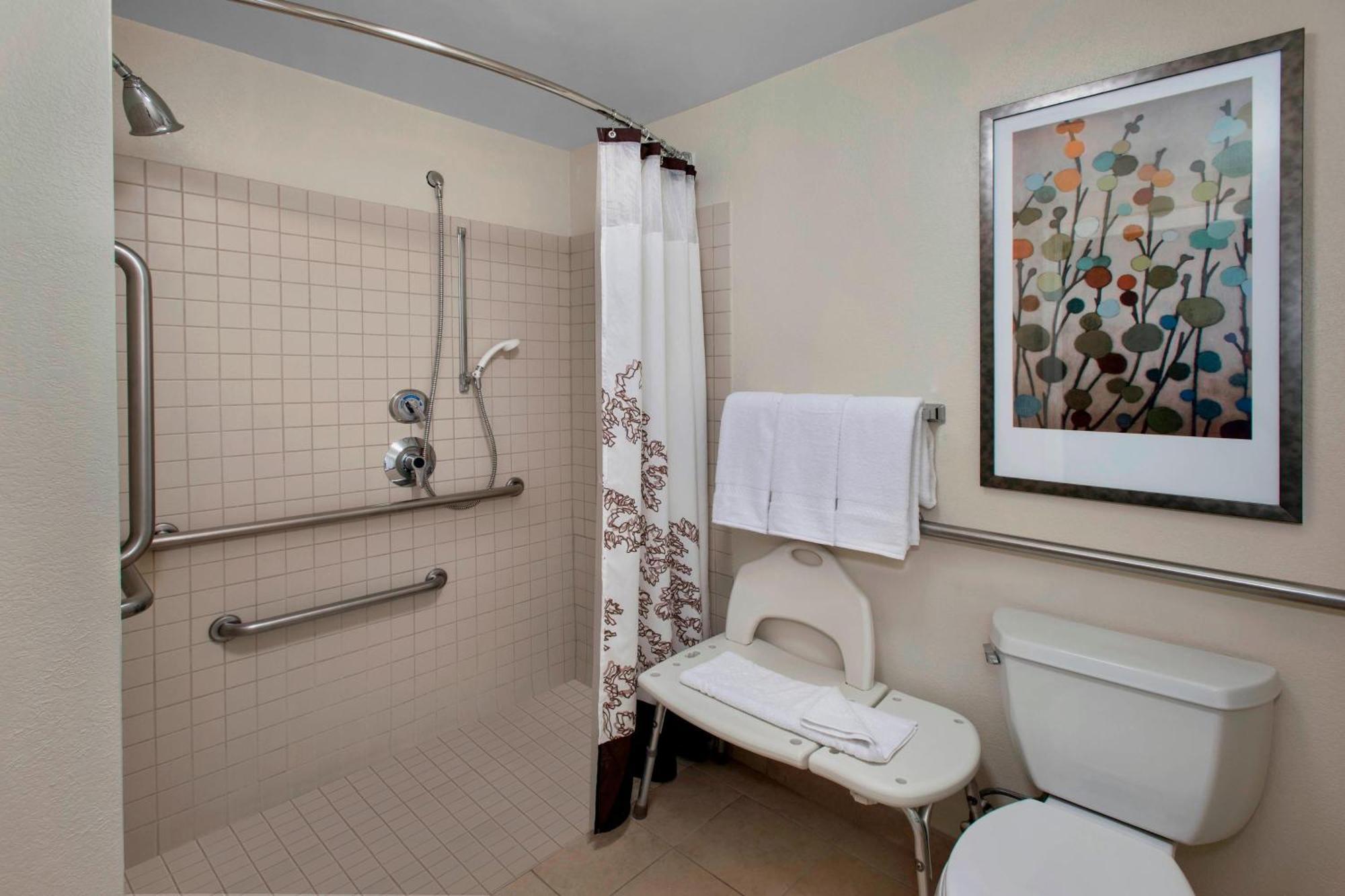 Residence Inn Alexandria Old Town South At Carlyle Экстерьер фото