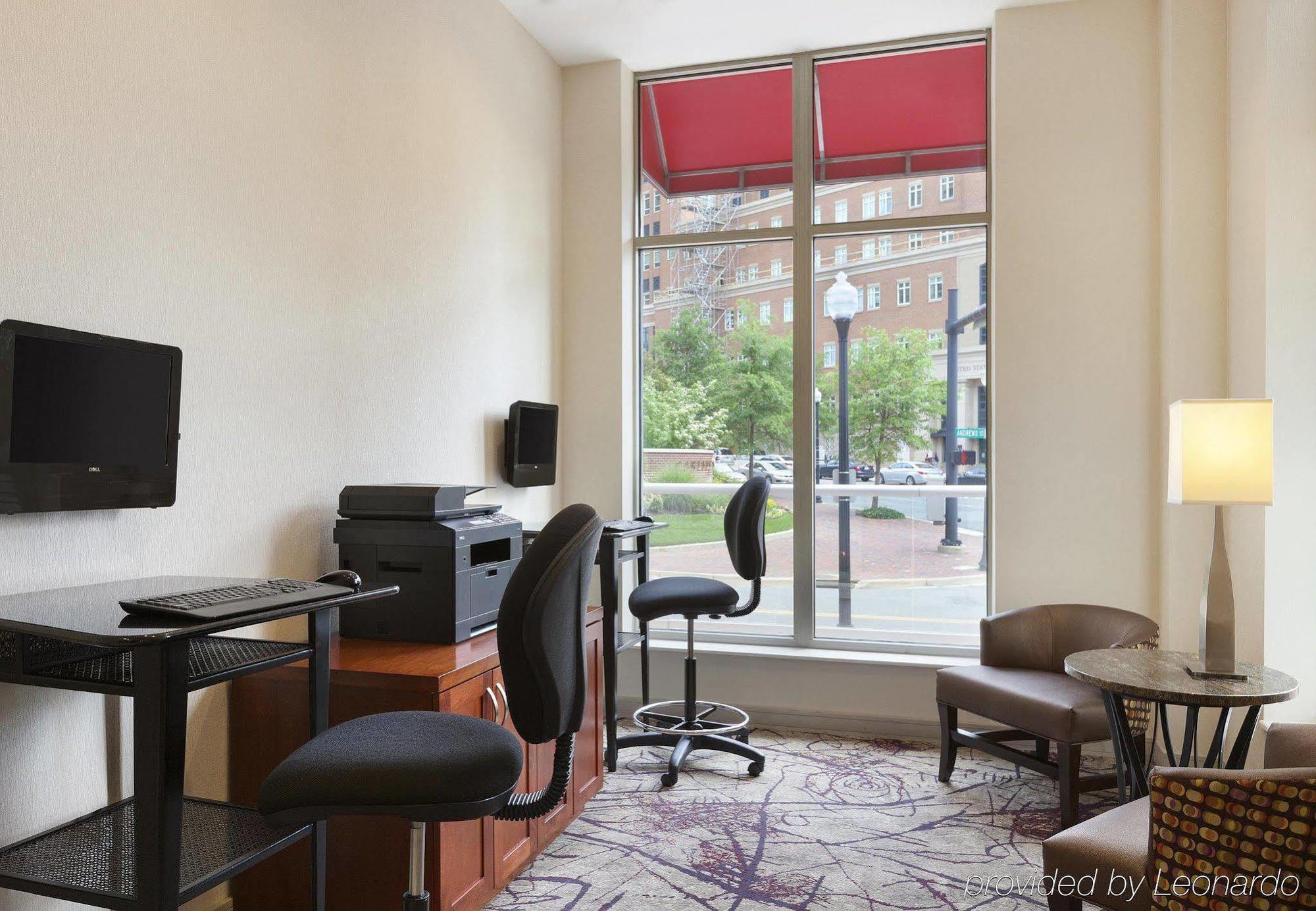 Residence Inn Alexandria Old Town South At Carlyle Удобства фото