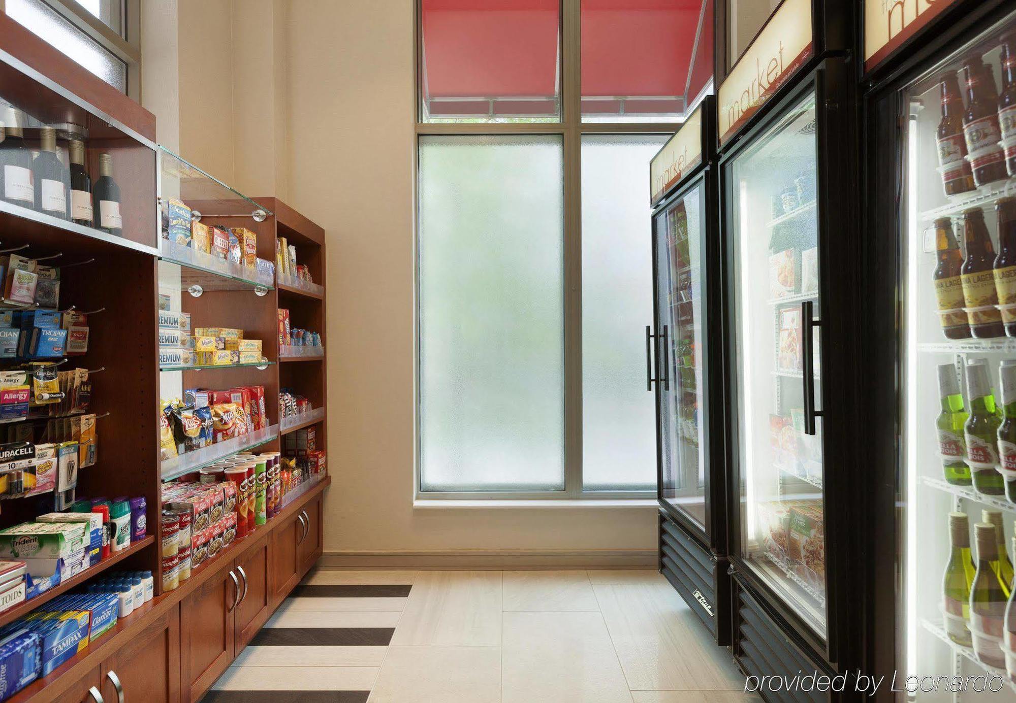 Residence Inn Alexandria Old Town South At Carlyle Экстерьер фото
