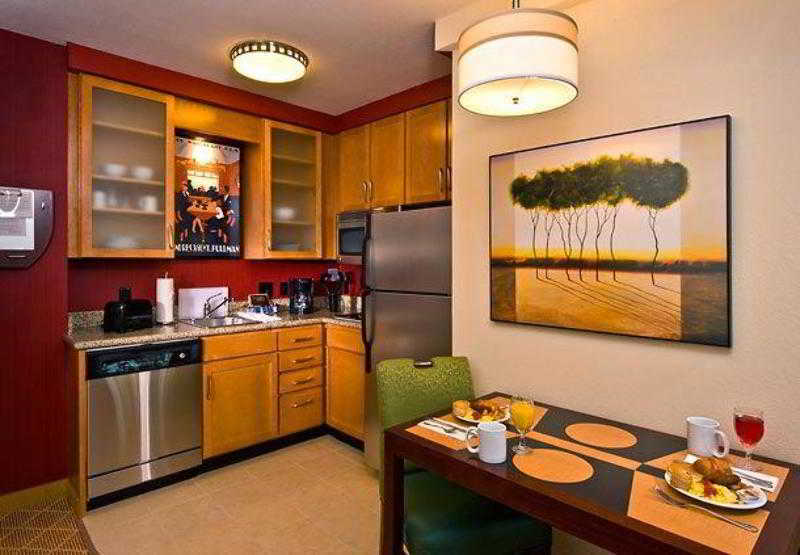 Residence Inn Alexandria Old Town South At Carlyle Экстерьер фото