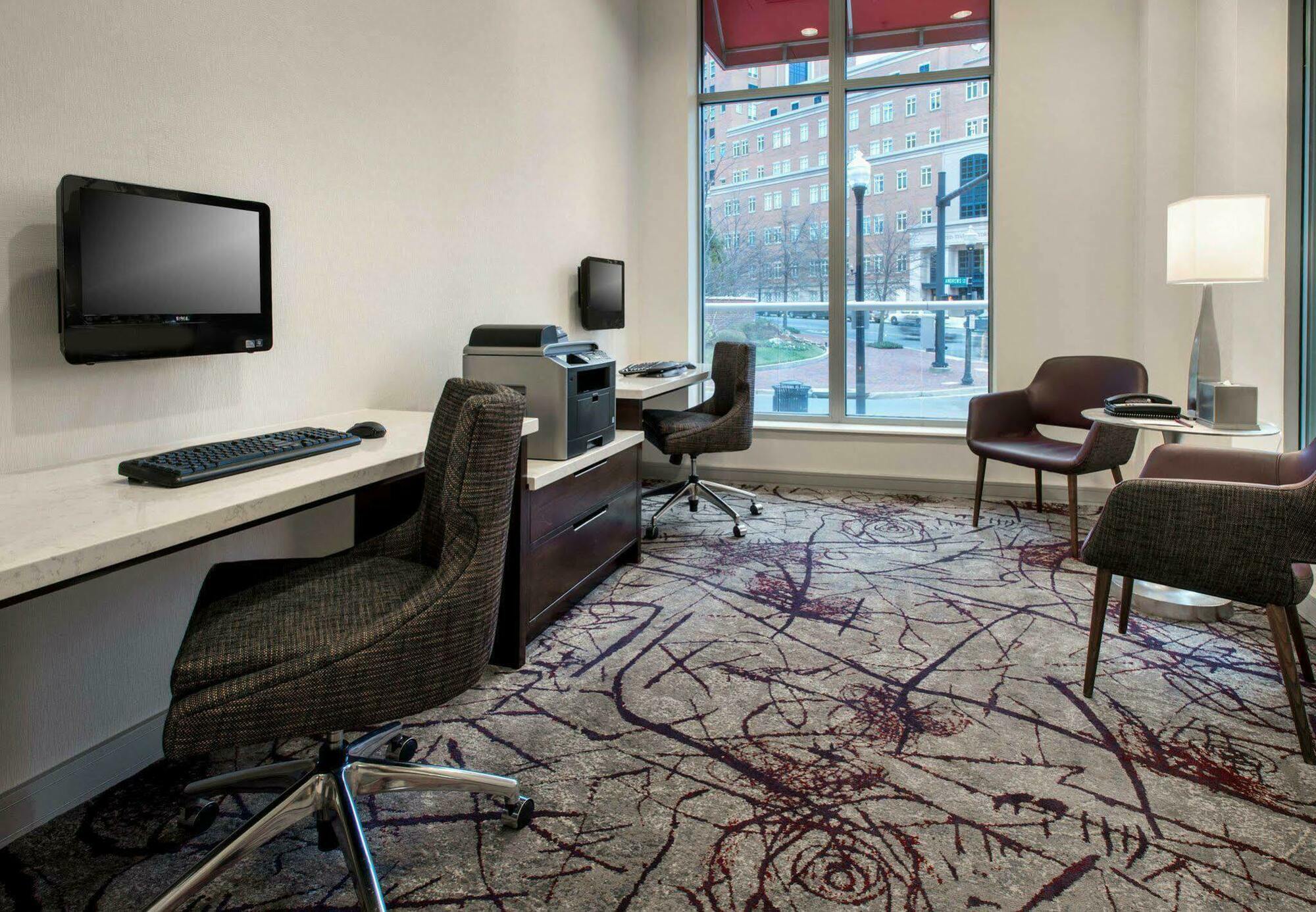 Residence Inn Alexandria Old Town South At Carlyle Экстерьер фото