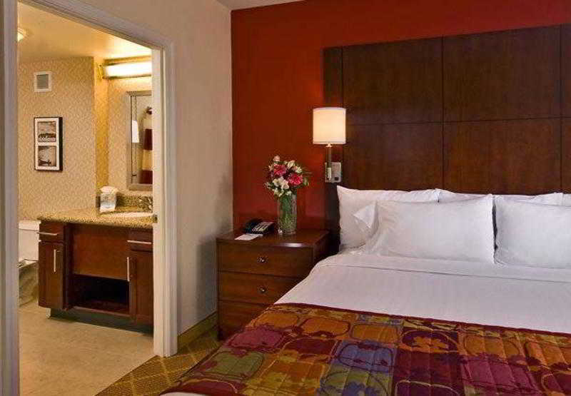 Residence Inn Alexandria Old Town South At Carlyle Экстерьер фото